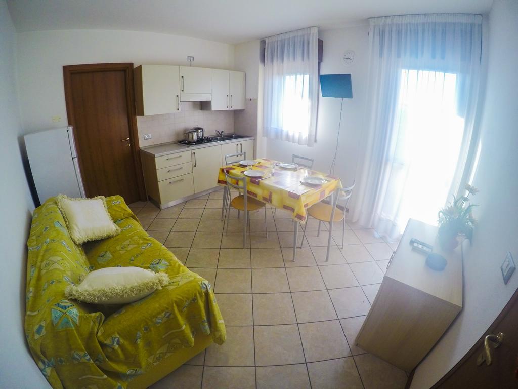 Residence Mediterraneo - Agenzia Cocal كاوْرلي الغرفة الصورة